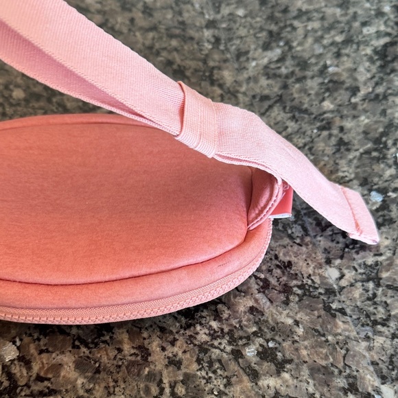 Reebok pink Belt Bag EUC - Picture 6 of 13